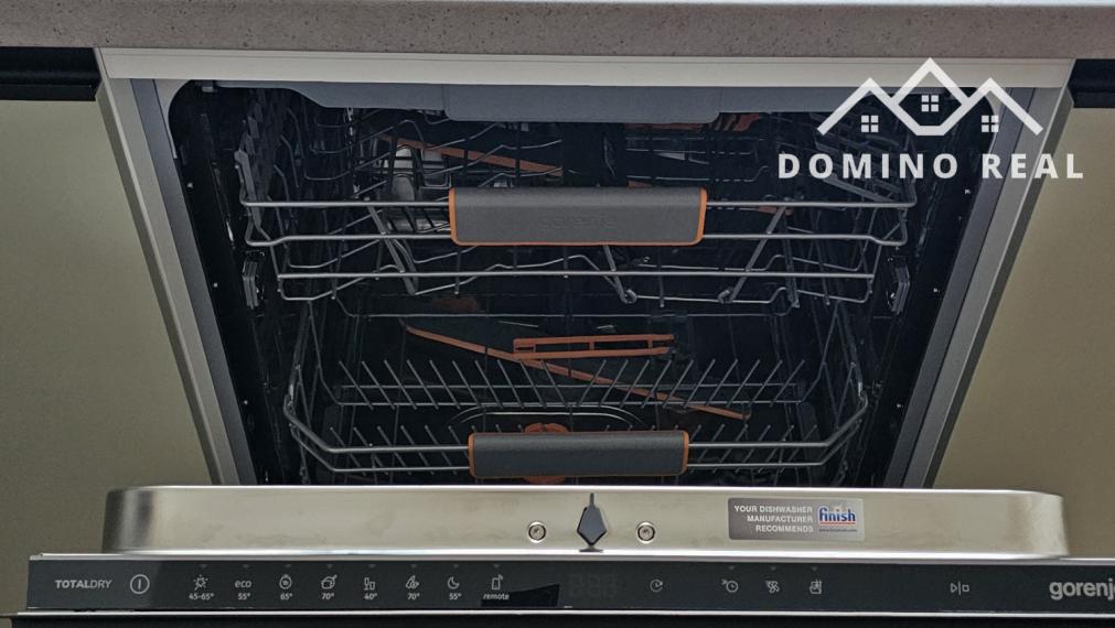 Ešte neobývaný, krásny, úplne zariadený byt s veľkou terasou