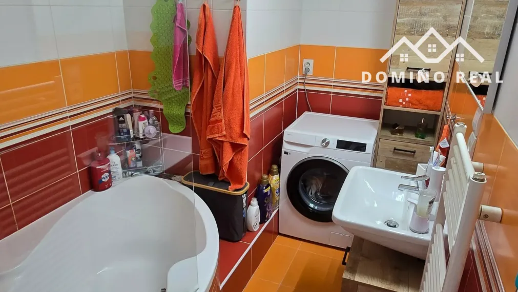 svetlý 3-izbový byt v tichej časti na predaj