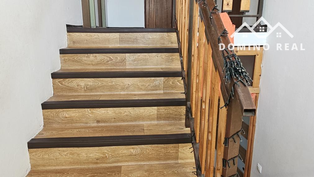 Veľký 6-izbový rodinný dom pri hrádzi v Dunajskej Lužnej