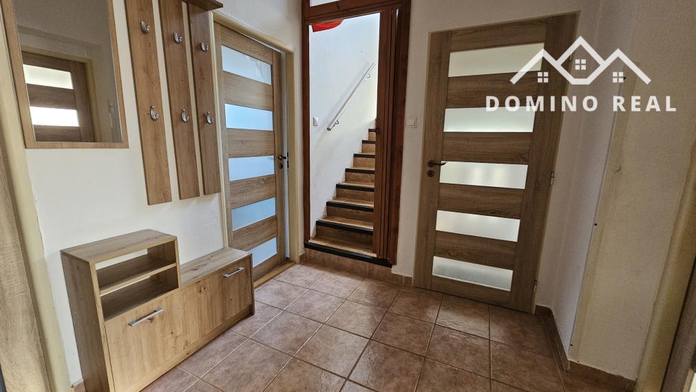 Veľký 6-izbový rodinný dom pri hrádzi v Dunajskej Lužnej