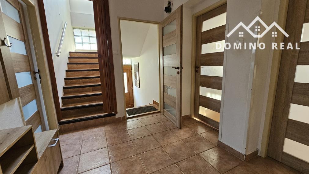 Veľký 6-izbový rodinný dom pri hrádzi v Dunajskej Lužnej