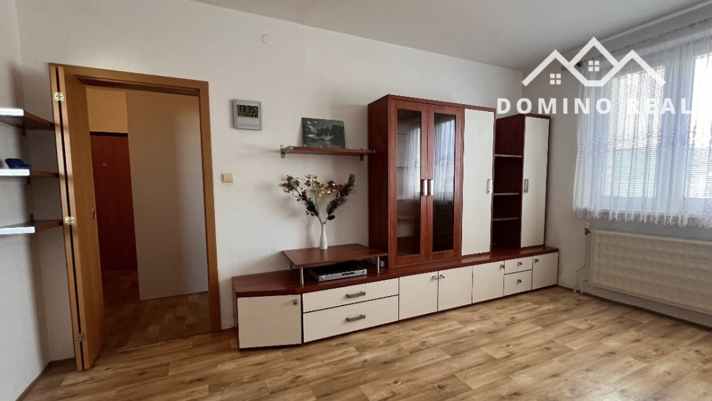 slnečný, kompletne zariadený a zrekonštruovaný byt