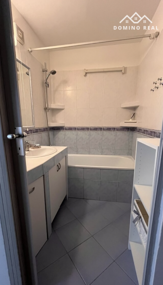 slnečný, kompletne zariadený a zrekonštruovaný byt