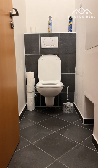 slnečný, kompletne zariadený a zrekonštruovaný byt