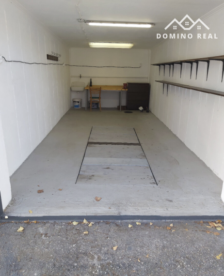 garáž v Karlovej Vsi na predaj