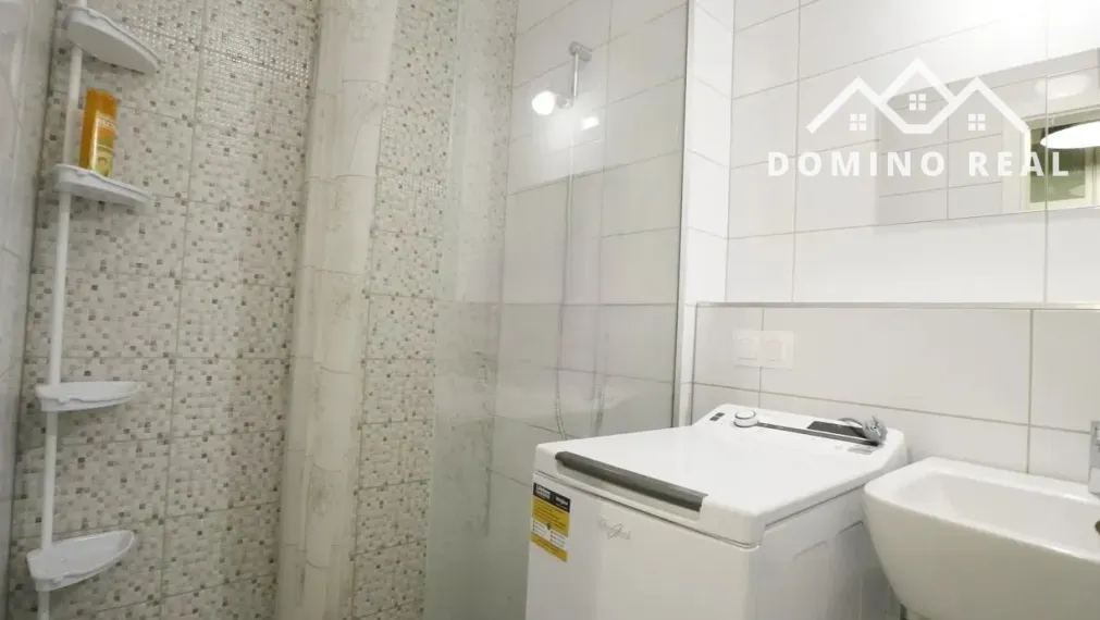 garzónka s balkónom a garážovým státím