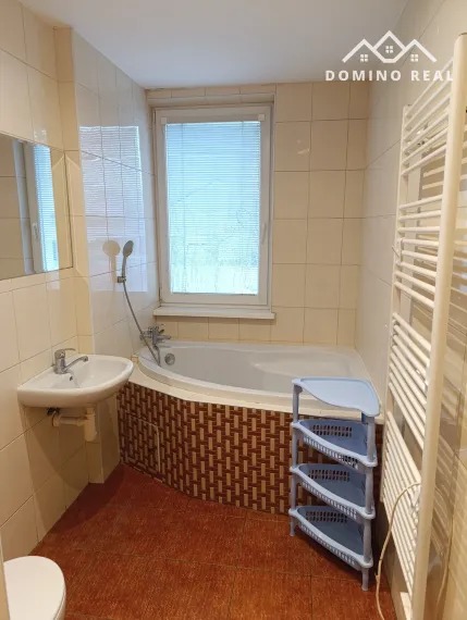 priestranný 3-izbový byt v tichej lokalite