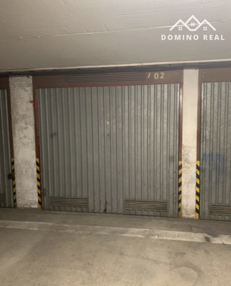 garáž v garážovom dome