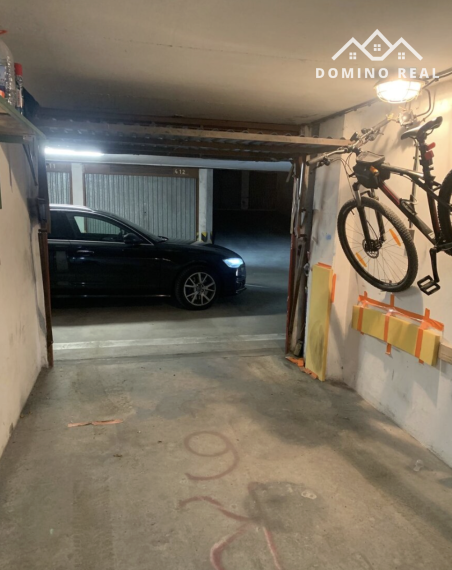 garáž v garážovom dome