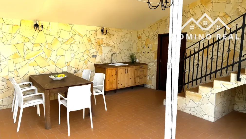 priestranný zariadený 3-izbový byt s terasou