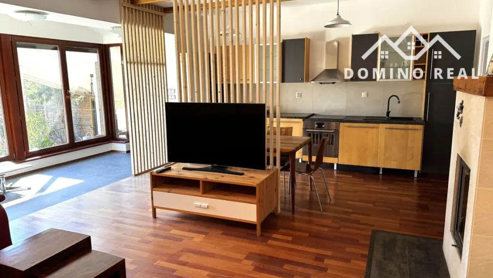 priestranný zariadený 3-izbový byt s terasou