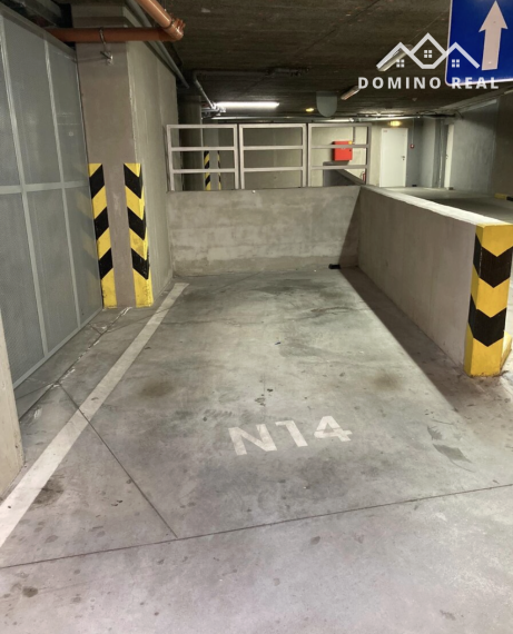 parkovacie miesto v komplexe