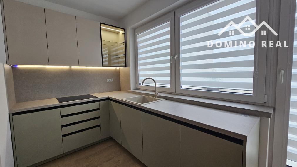 Ešte neobývaný, krásny, úplne zariadený byt s veľkou terasou