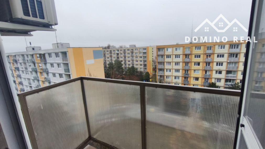 3-izbový byt s balkónom a loggiou v Ružinove na prenájom