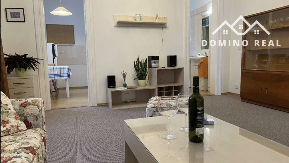 kompletne zariadený byt s balkónom vo vilovej štvrti