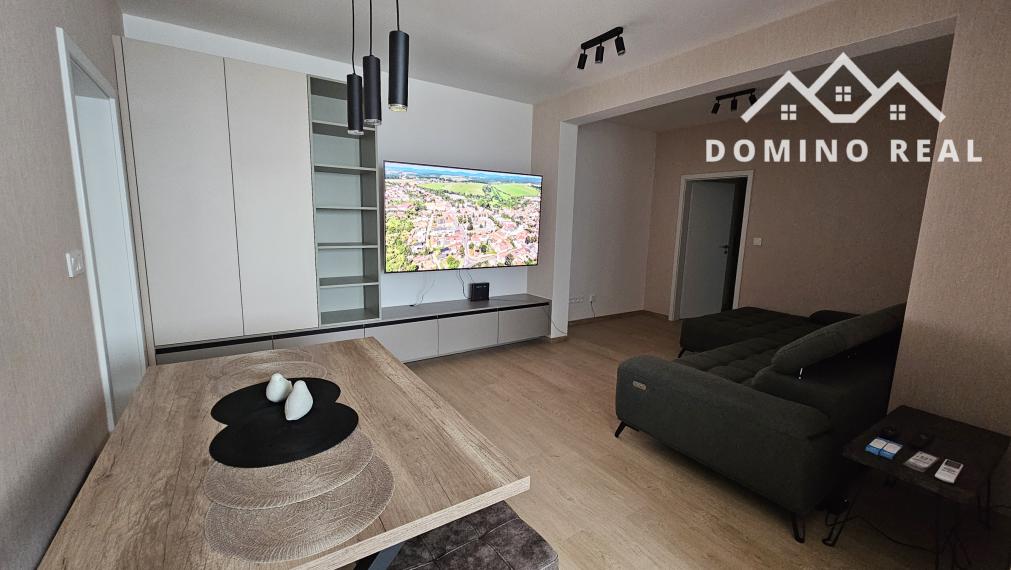 Ešte neobývaný, krásny, úplne zariadený byt s veľkou terasou