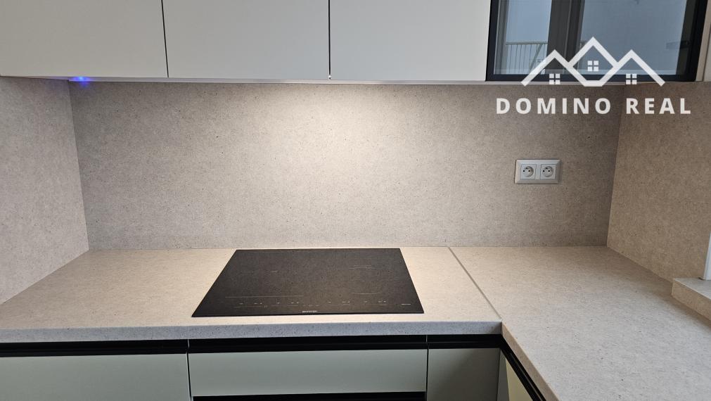 Ešte neobývaný, krásny, úplne zariadený byt s veľkou terasou