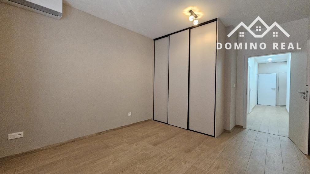 Ešte neobývaný, krásny, úplne zariadený byt s veľkou terasou