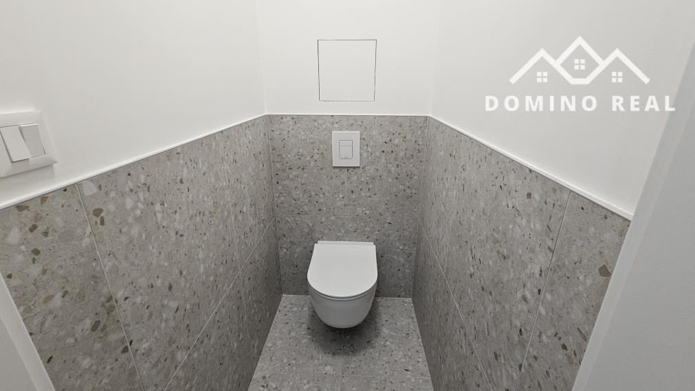 Ešte neobývaný, krásny, úplne zariadený byt s veľkou terasou