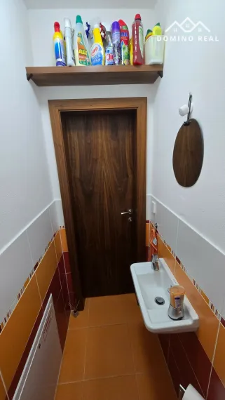 svetlý 3-izbový byt v tichej časti na predaj