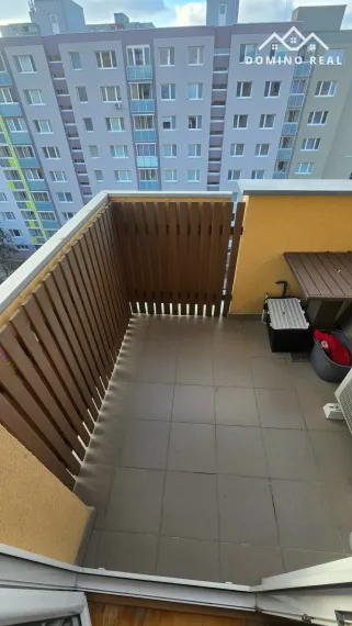 svetlý 3-izbový byt v tichej časti na predaj