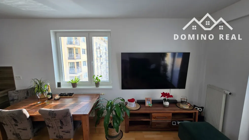 svetlý 3-izbový byt v tichej časti na predaj