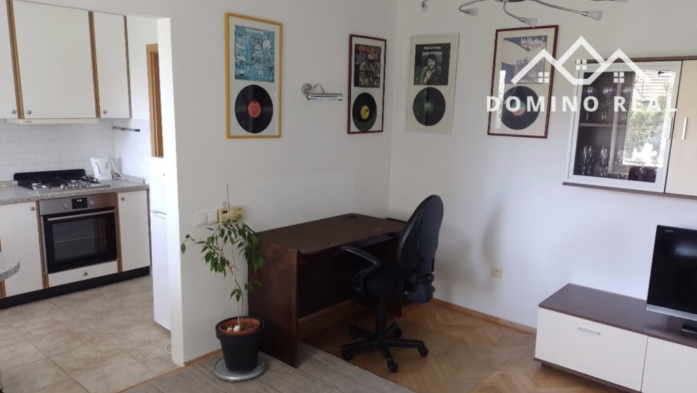 prenájom 2-izbového bytu s parkovacím miestom v centre