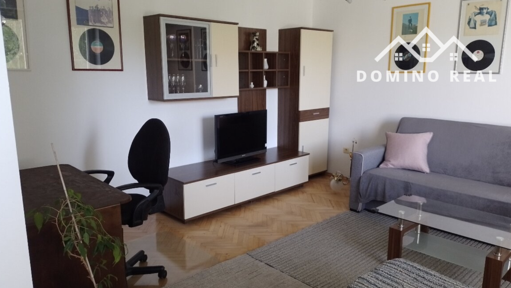 prenájom 2-izbového bytu s parkovacím miestom v centre