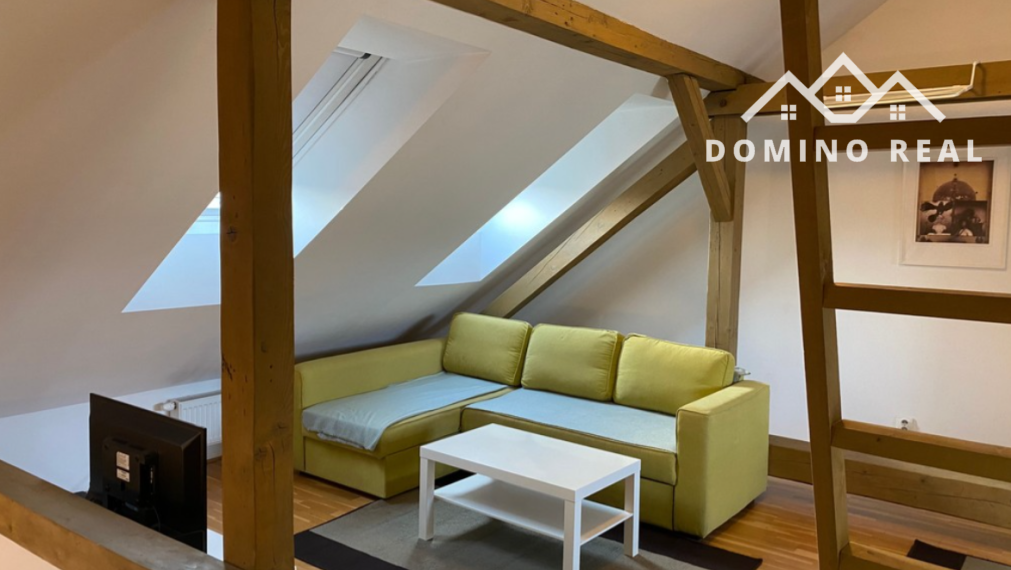 samostatný 1-izbový podkrovný byt v rodinnom dome