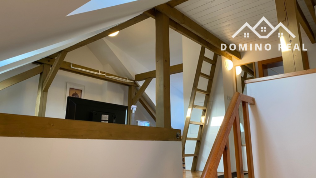 samostatný 1-izbový podkrovný byt v rodinnom dome