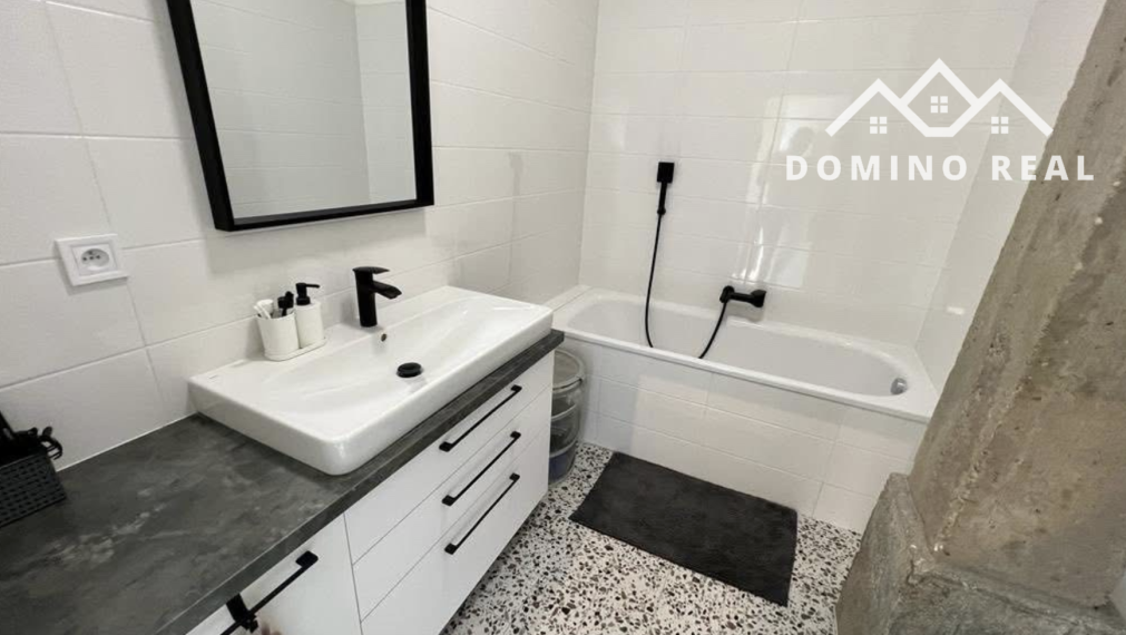 zariadený 2-izbový byt v bytovom dome Ružový mlyn