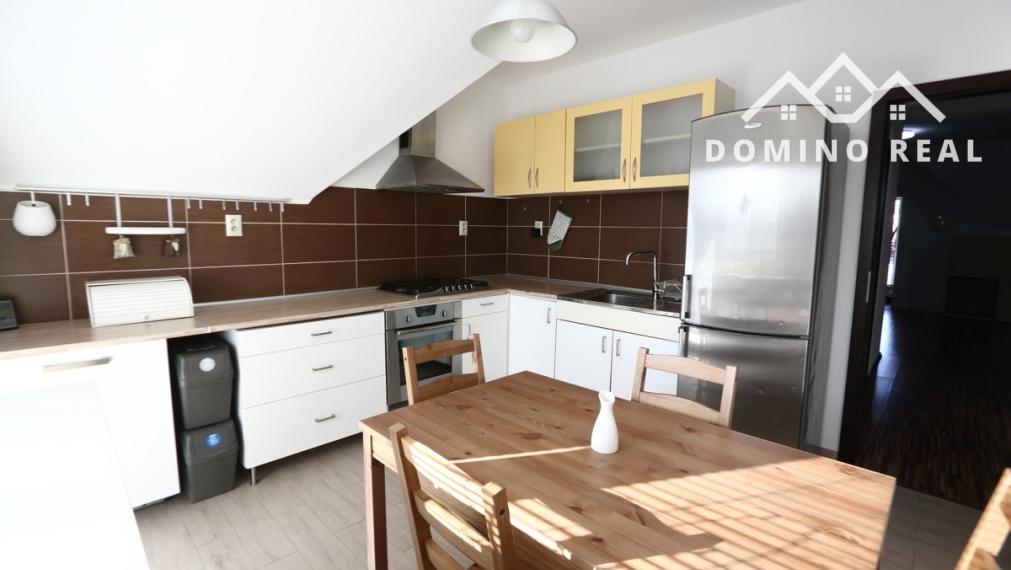 veľkomentrážny 2-izbový byt s výhodami RD s parkovaním