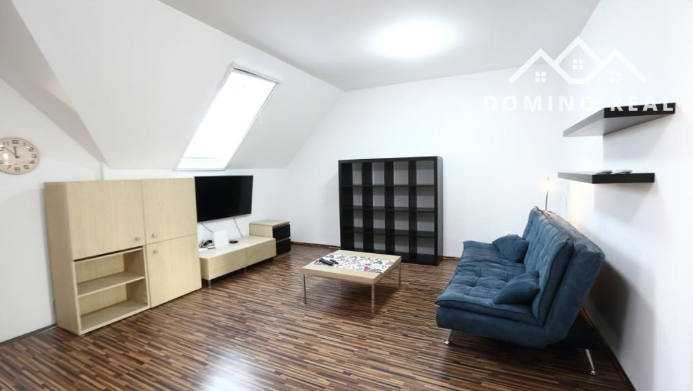 veľkomentrážny 2-izbový byt s výhodami RD s parkovaním