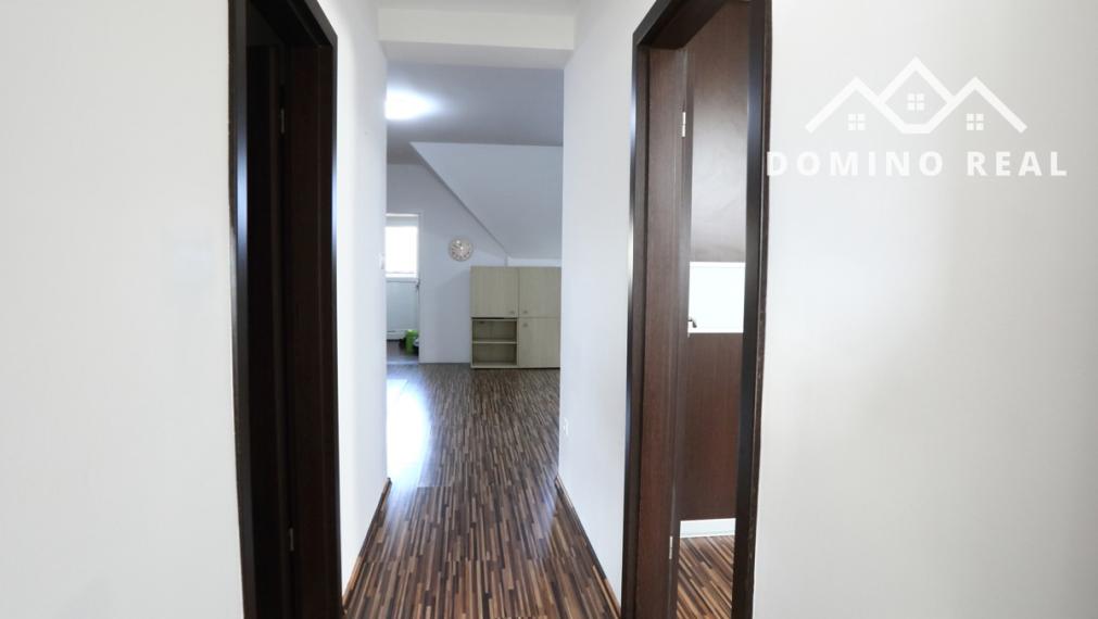 veľkomentrážny 2-izbový byt s výhodami RD s parkovaním