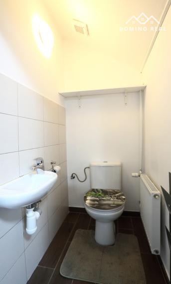 veľkomentrážny 2-izbový byt s výhodami RD s parkovaním