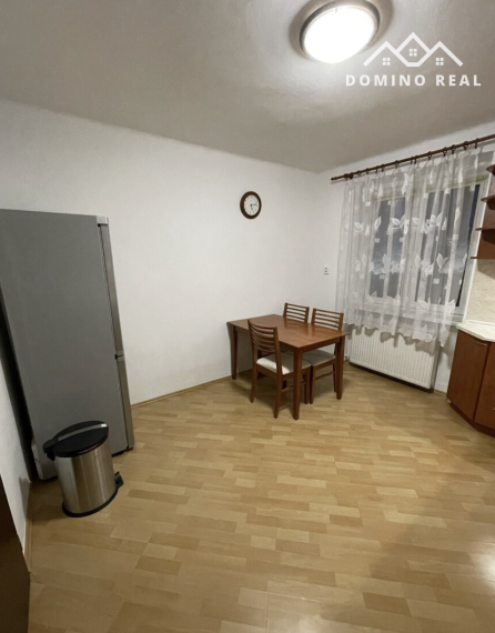 prenájom 2 izbového bytu s parkovaním vo dvore