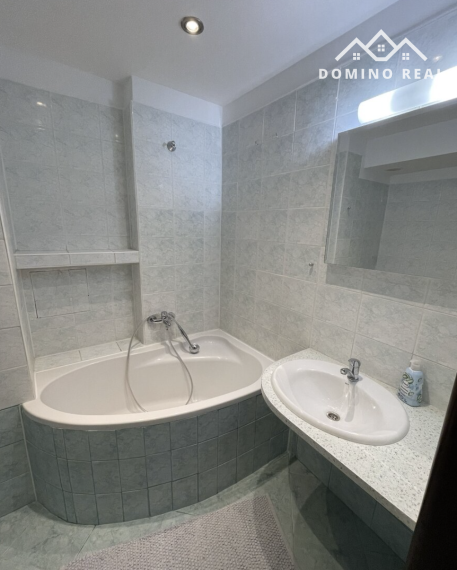 prenájom 2 izbového bytu s parkovaním vo dvore