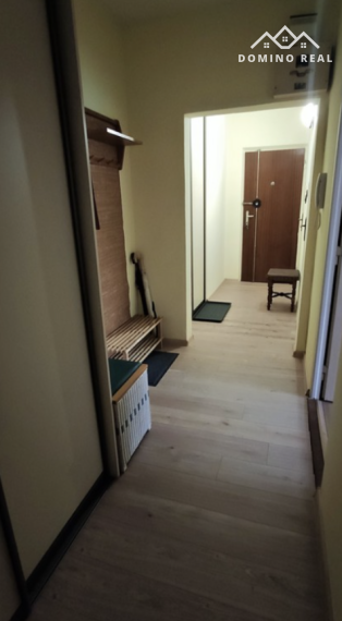 zariadený 2-izbový byt s výbornou dostupnosťou