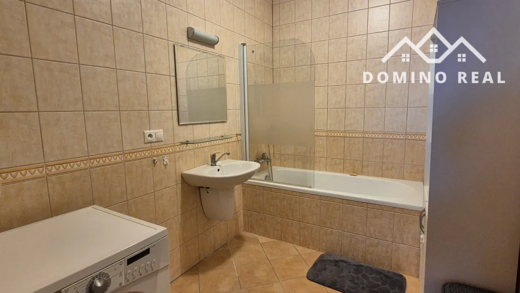 priestranný 2-izbový byt s balkónom