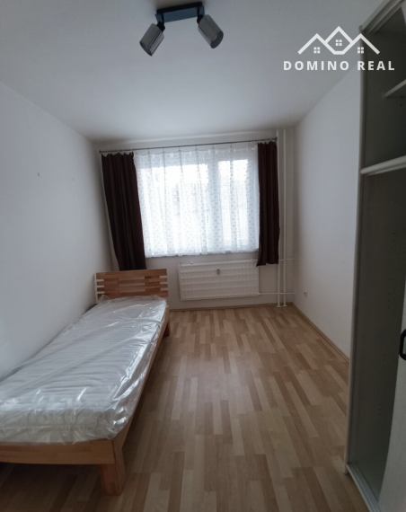 priestranný 3-izbový byt s veľkou loggiou