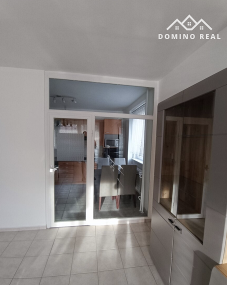 priestranný 3-izbový byt s veľkou loggiou