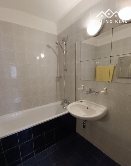 priestranný 3-izbový byt s veľkou loggiou