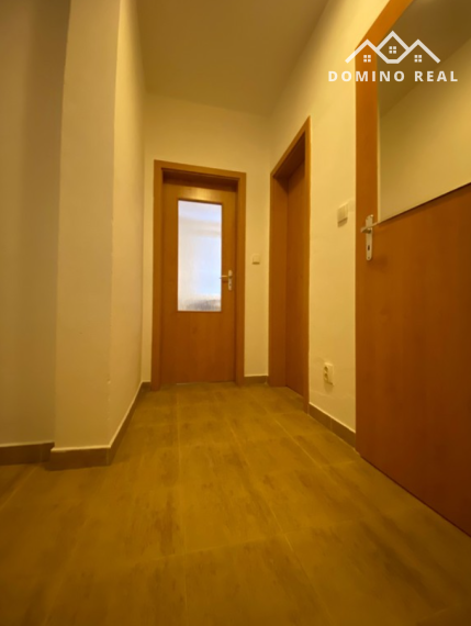 priestranný 3-izbový byt s 2 parkovacími miestami