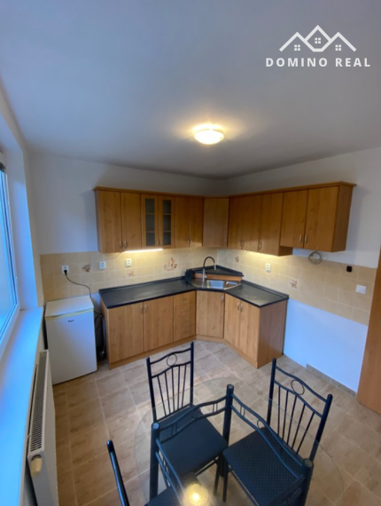 priestranný 3-izbový byt s 2 parkovacími miestami