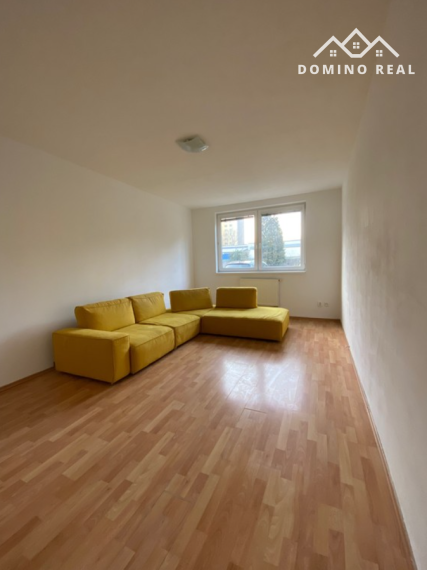 priestranný 3-izbový byt s 2 parkovacími miestami