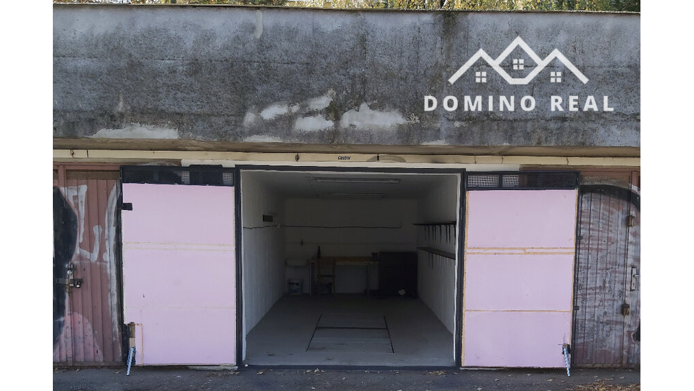 garáž v Karlovej Vsi na predaj