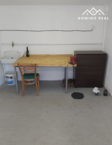 garáž v Karlovej Vsi na predaj