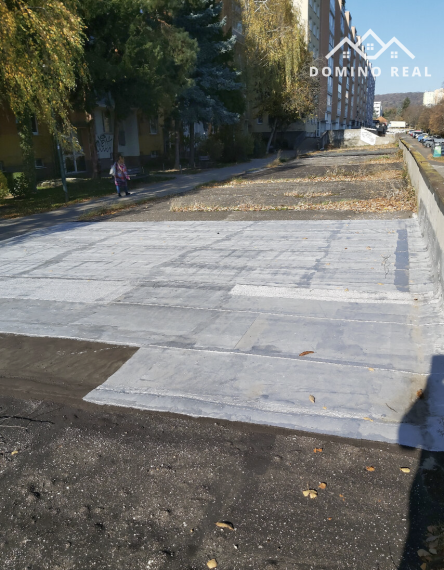 garáž v Karlovej Vsi na predaj