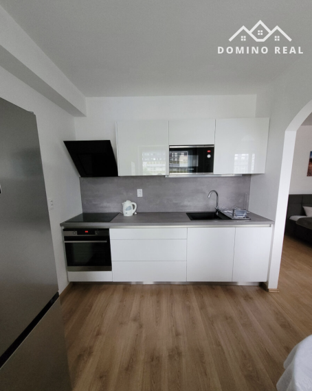 prenájom 1-izbového bytu s loggiou a parkovaním