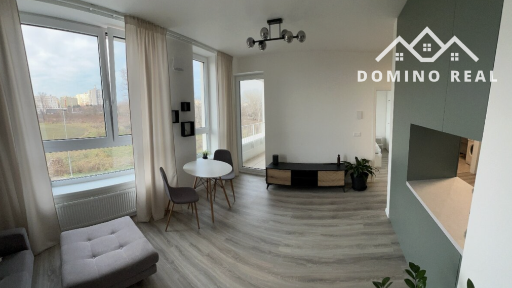 Moderný 2-izbový byt s parkovaním a pivnicou